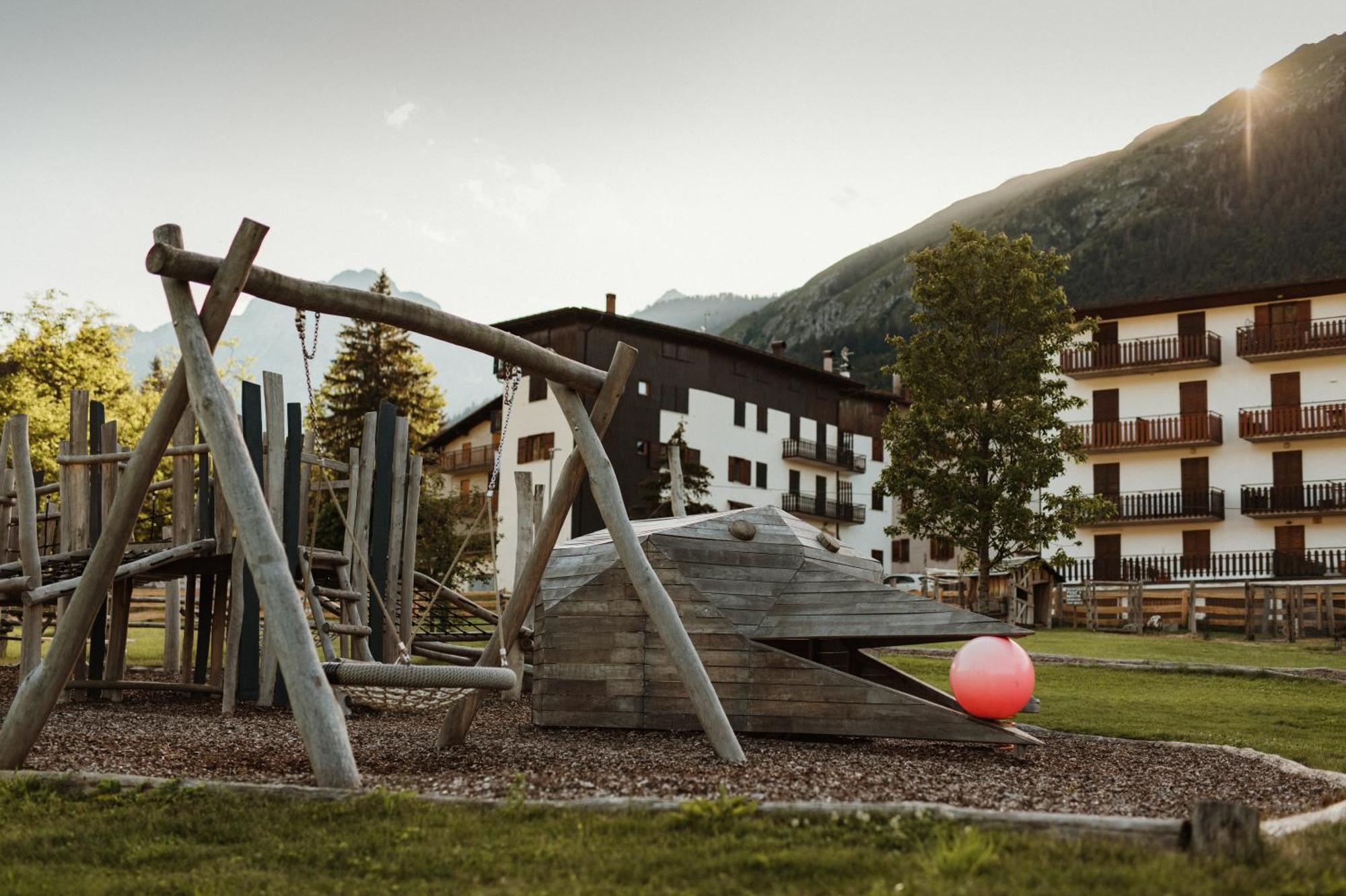 Family Hotel Serena Andalo Exteriör bild